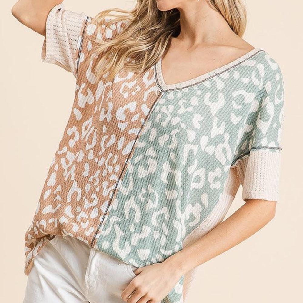 01 Cozy Leopard Print Waffle Knit Oversized Top - Picture 4 of 5